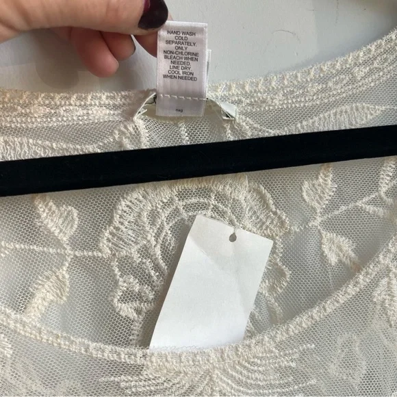 NWT Cato Delicate Lace Blouse - Large - Picture 6 of 14
